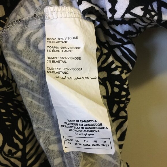 Penningtons Tropical B&W Leaf Bow Tie Collar Viscose Tee - Picture 12 of 12